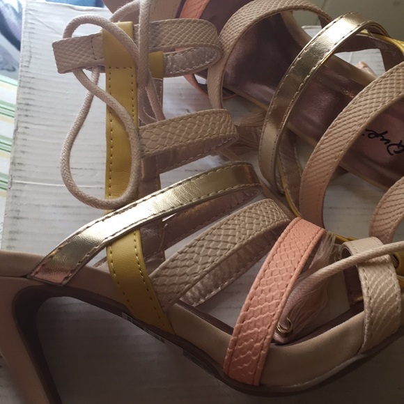 Heels - Picture 3 of 3